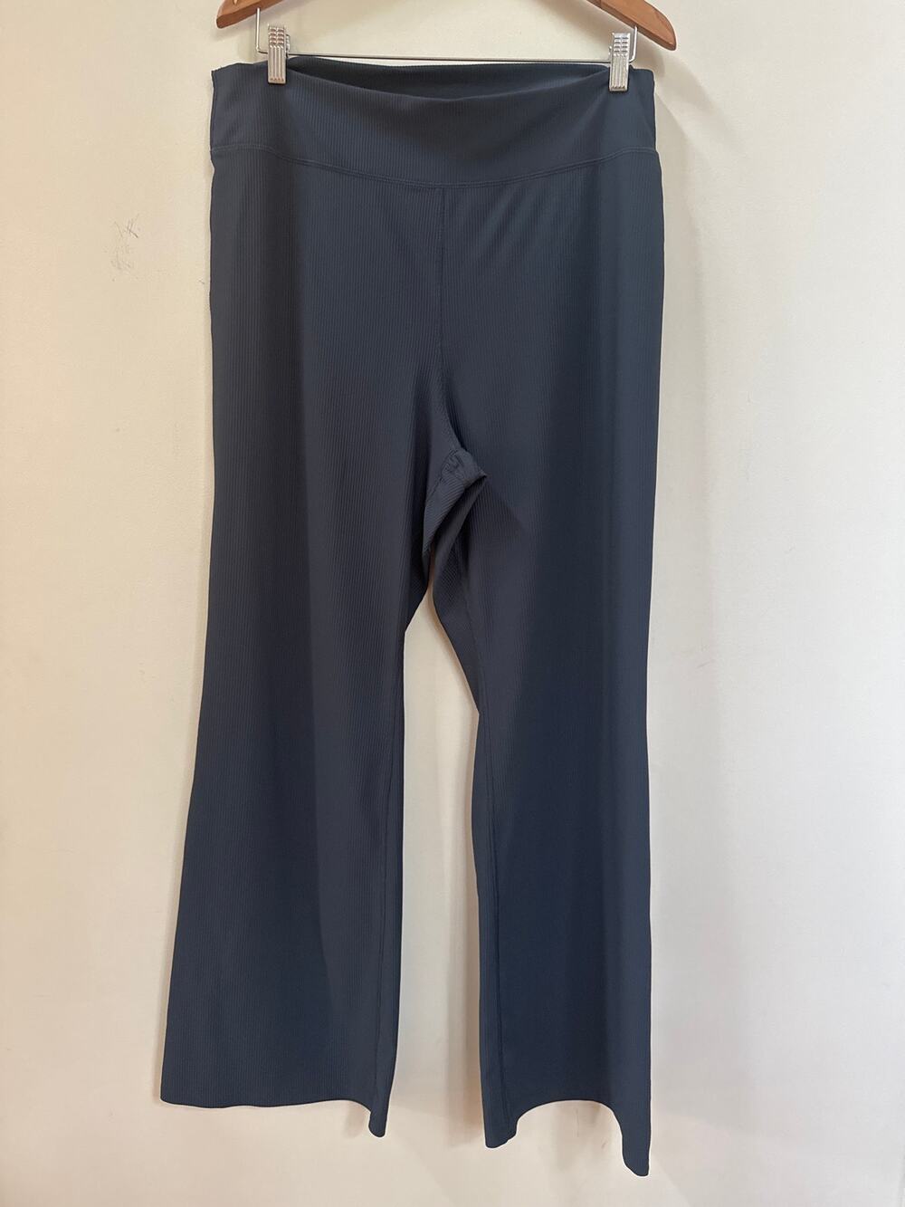 Old Navy High Rise Ribbed Flare Leg Powersoft Pants Pilates Athleisure 2X
